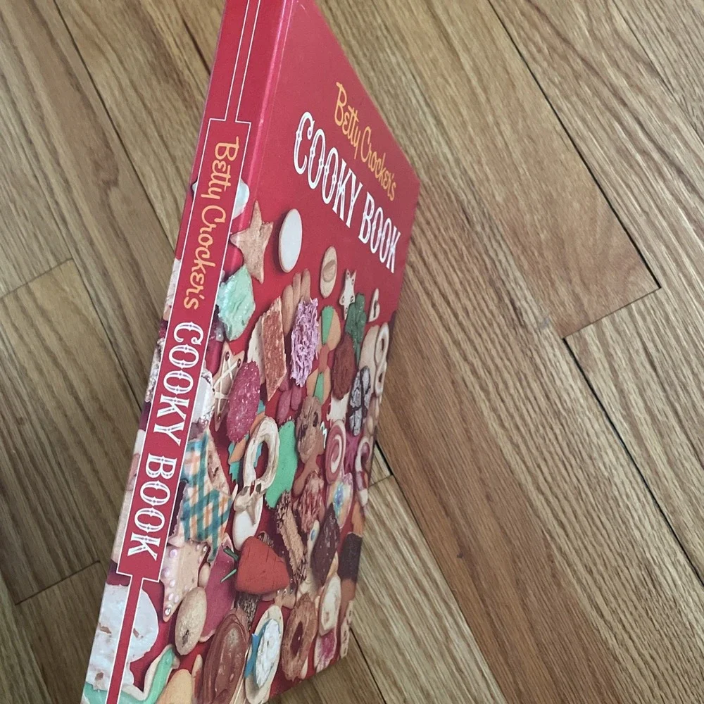 Betty Crocker Cooky Book 2002 Facsimile Edition of 1963 Hardcover Spiral